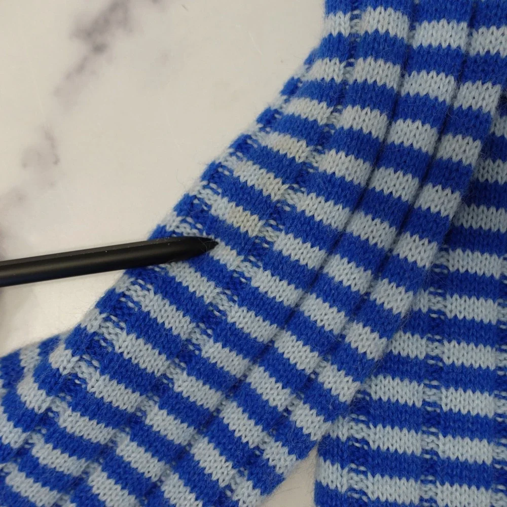 Vintage 1970s Womens Small Blue Striped Turtleneck Sweater Union‎ Made Retro USA